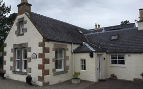 Three-Bedroom Old Cottage Free Parking