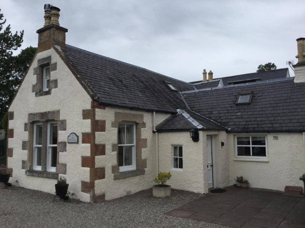 Three-Bedroom Old Cottage Free Parking Inverness Exterior photo
