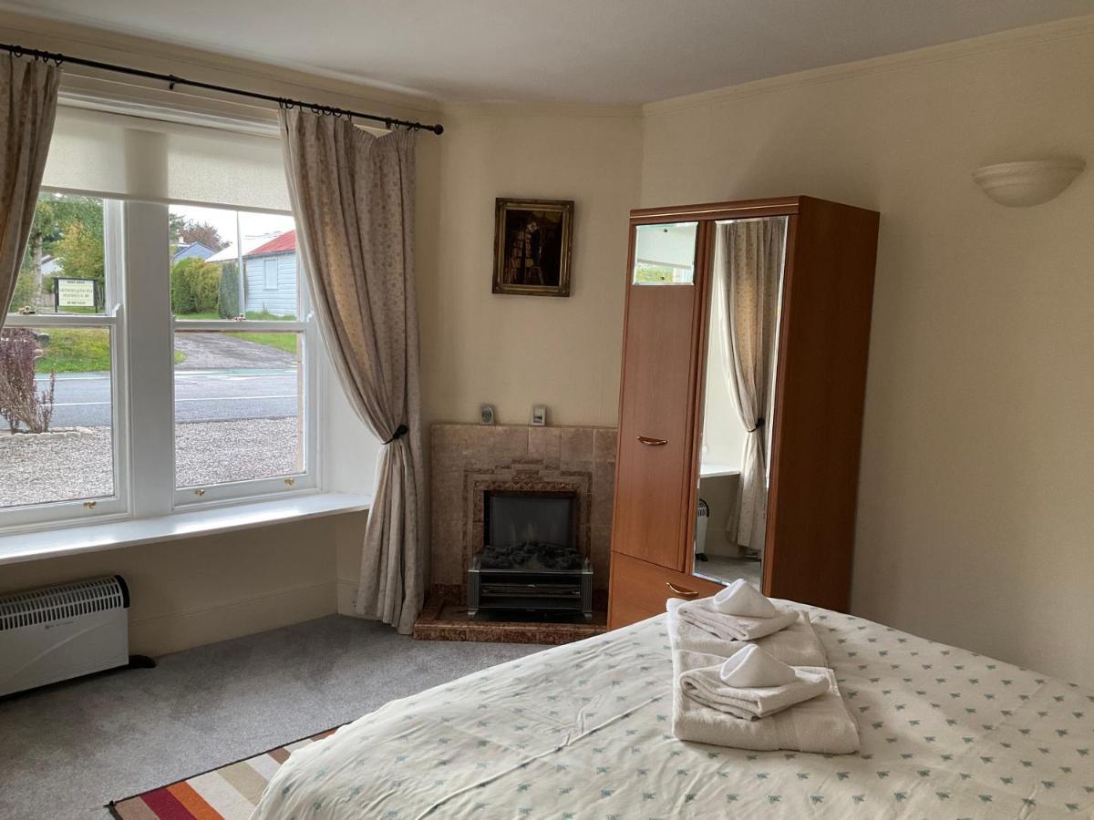 Three-Bedroom Old Cottage Free Parking Inverness Exterior photo